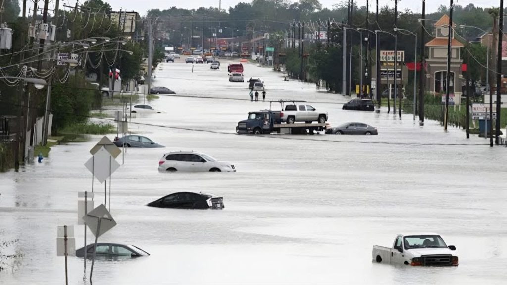 Texas Turns Into an Ocean Today! Severe Flooding Submerged Cars and Houses